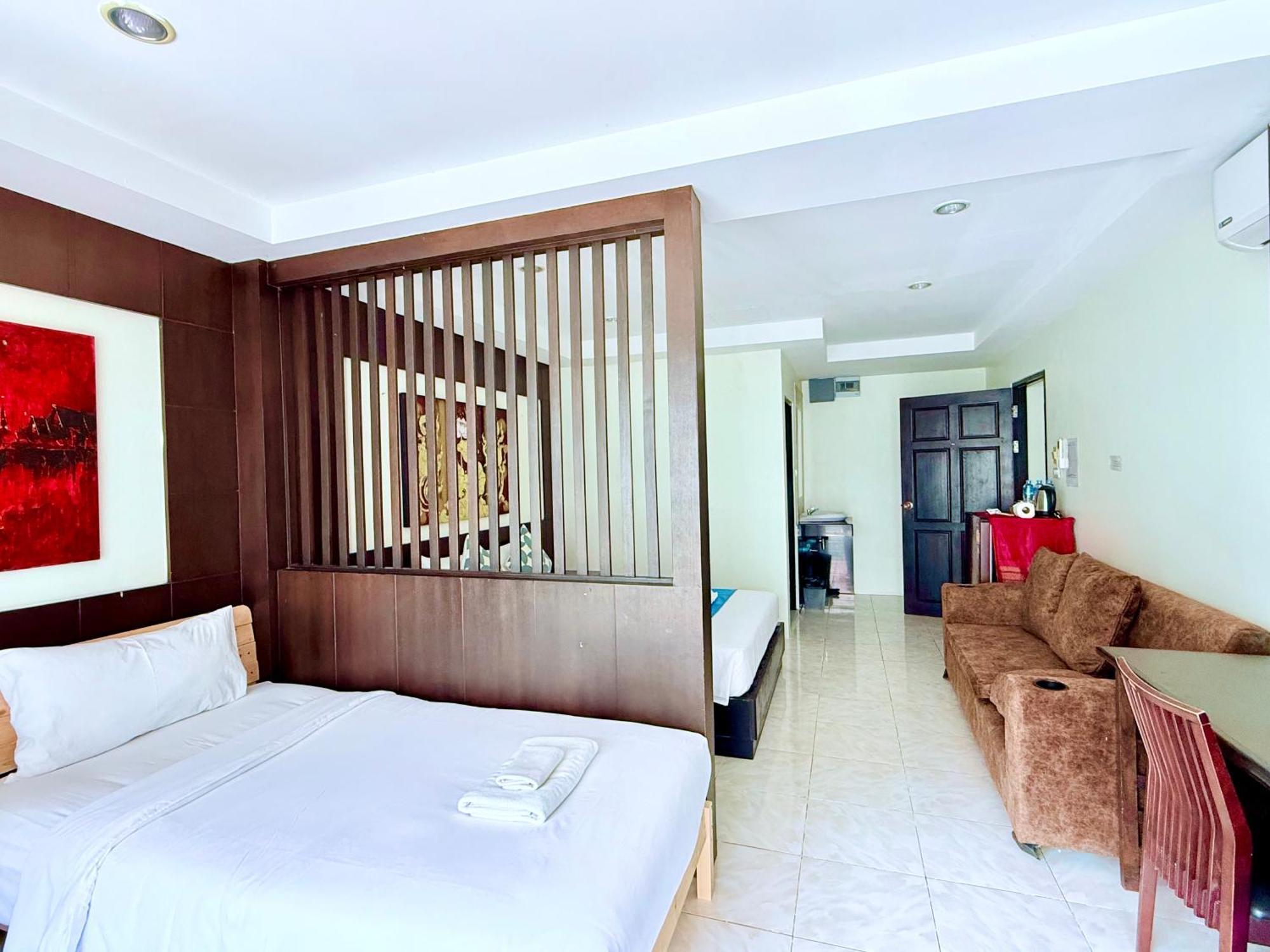 Thai Classic House Patong Exterior photo