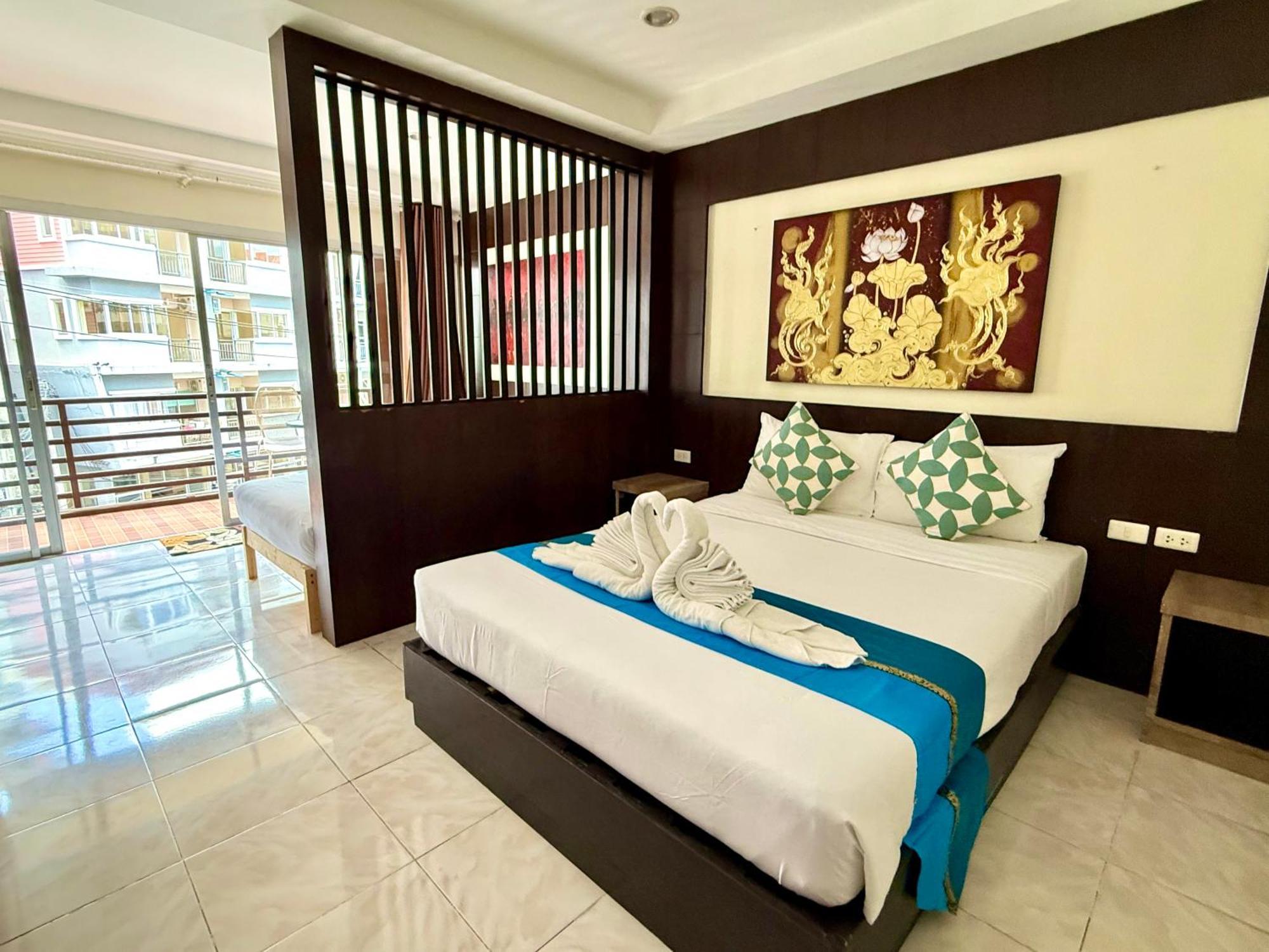 Thai Classic House Patong Exterior photo